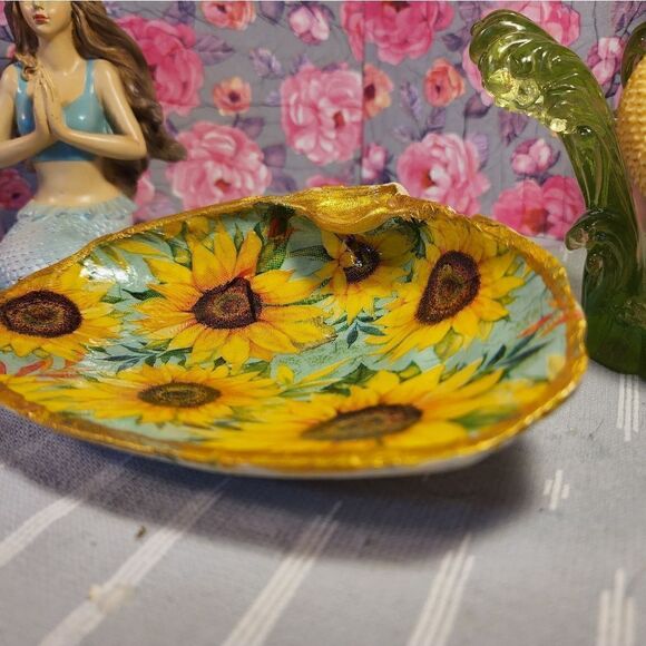 DECOUPAGE CLAM SHELL DECOUPAGE SUNFLOWERS TRINKET DISH - Picture 7 of 10